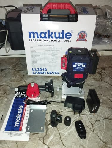 Nivel Láser Makute 12 Líneas, Diodo Verde, 2 Baterías