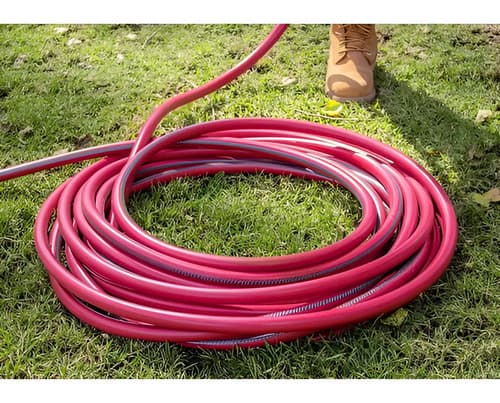 Manguera De Riego Super Reforzada 4 Capas Truper Rollo X 25m Color Rojo