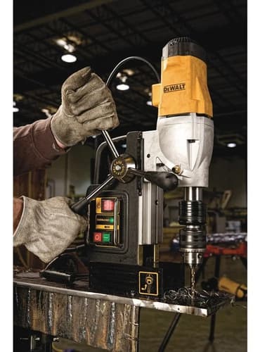 Taladro Eléctrico De 16mm Dewalt Dwe1622k-b2 1.2kw + Accesorio Con Maletín De Transporte Amarillo