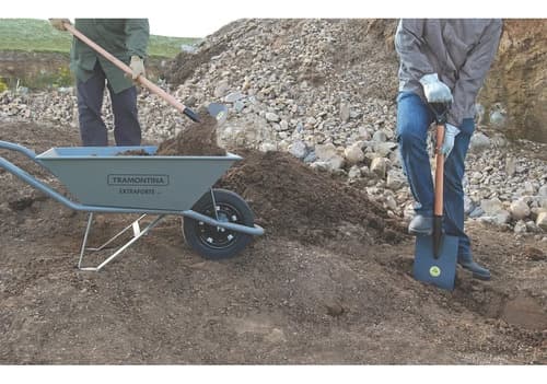 Carretilla Calibrada 65l C/rueda Maciza Tramontina 77714/235 Gris