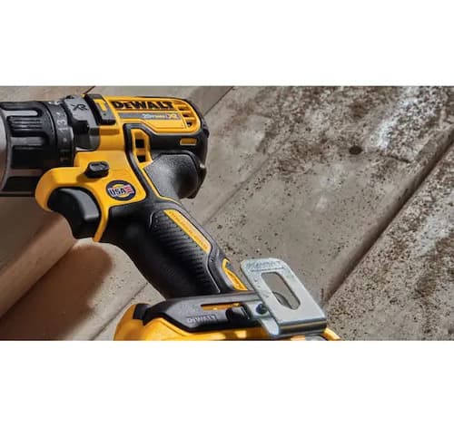 Taladro Percutor Atornillador Inalámbrico De 13mm Dewalt Dcd796 + 0 Baterías De 0mah + Accesorio Con Caja De Cartón Amarillo/negro