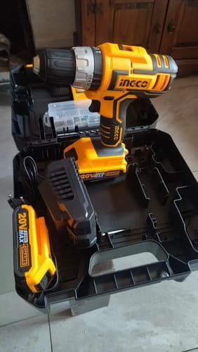 Taladro Percutor Ingco De 20v, 13mm, 2 Bat Y Cargador, Hnt Amarillo Naranja 20v