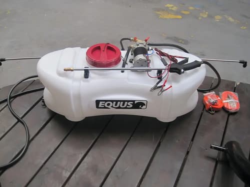 Fumigadora P/cuatriciclo O Tractor Equus Sx-cz60a 60l - Smf Color Blanco