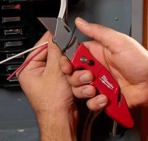 Navaja Plegable Fastback Milwaukee 48-22-1901