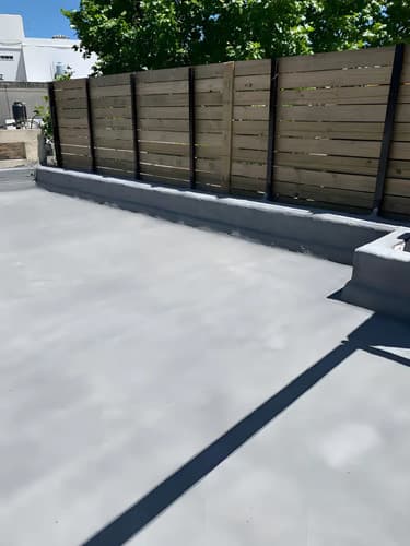 Microgoma Membrana Impermeabilizante 22 Kg Para Piso Y Pared Acabado Mate Color Gris