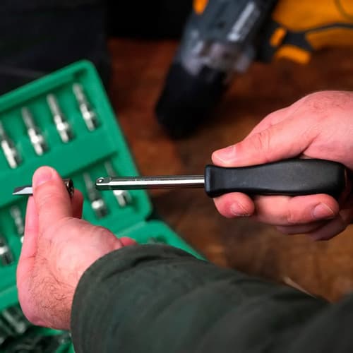 Juego De Dados 46 Piezas Con Llaves Y Maletín De Transporte