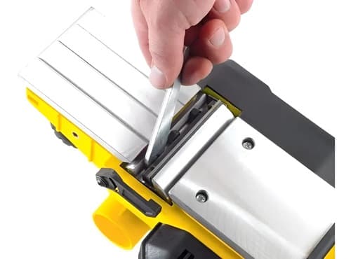 Cepillo Eléctrico De Mano Stanley Profesional Stpp7502 8.2cm Amarillo