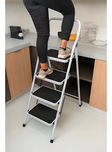 Escalera Truper Tubular Plegable 150 Kilos 4 Peldaños 24122 Color Blanco