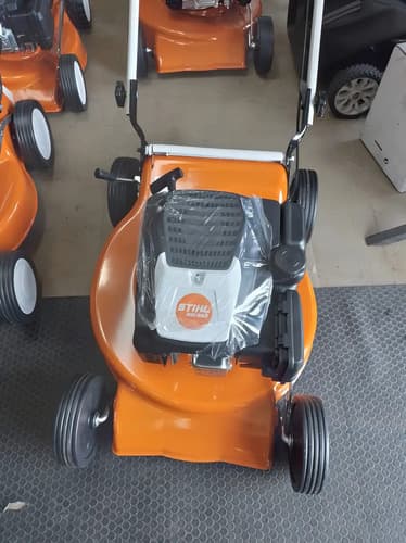 Cortadora Stihl Rm 248.2 139cc 5.5 Hp Nafta Color Naranja