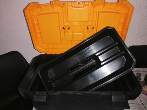 Caja Herramientas Ingco 20 , Broche Plastico Anaranjado