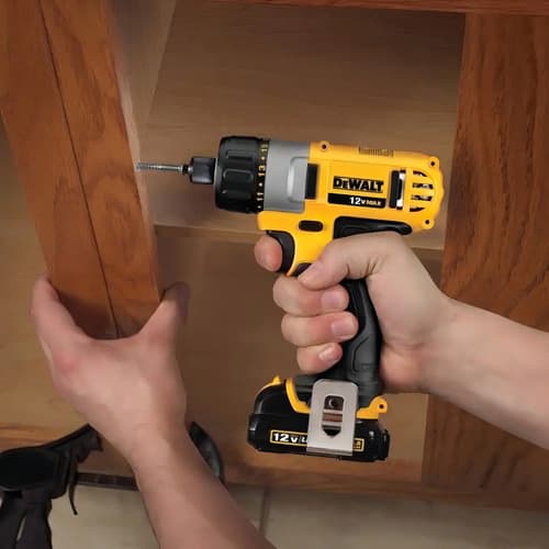 Destornillador Atornillador De Impacto Inalámbrico Incluye Bolso De Transporte Dewalt Dcf610s2 Amarillo