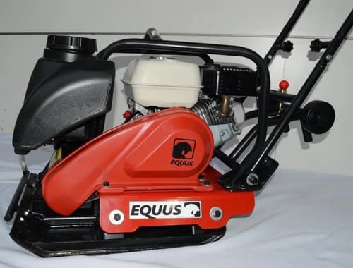 Plancha Vibradora Equus C80t Motor Honda Y Tanque De Agua