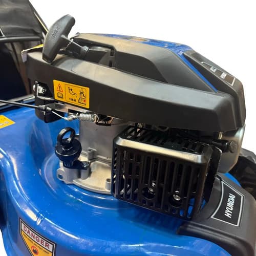 Cortacesped Nafta 3hp 66cc Con Recolector Hyundai Azul