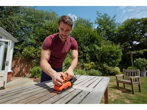 Lijadora Orbital 150w Hoja 1/3 Bew220 Black Decker Color Naranja Oscuro