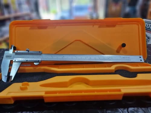 Calibre Mecánico Ingco 0-200 Mm En Acero Hvc01200