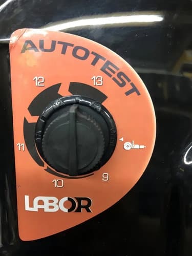 Máscara Fotosensible Labor Lab17012 Negra Liso Con Escuadras Magnéticas Negro