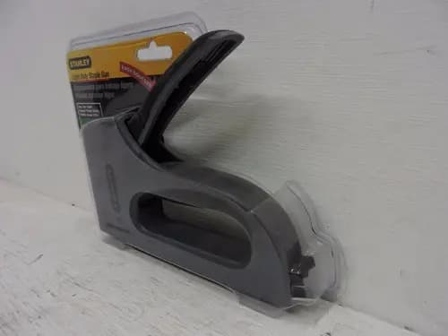 Engrapadora Manual Uso Ligero Stanley Tr40