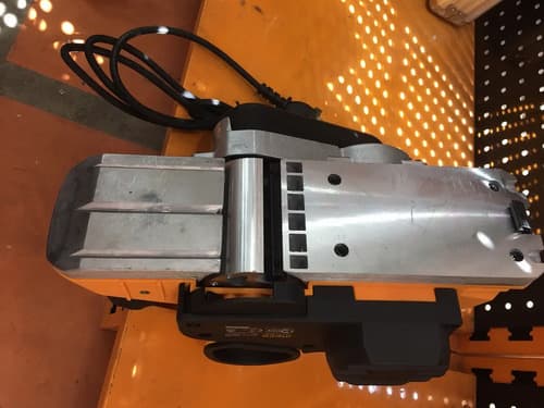 Cepillo Eléctrico Garlopa Carpintero Ingco 1050w 1600rpm Color Amarillo